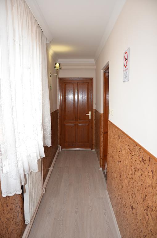 Szieszta Panzió Sarvar Exterior foto